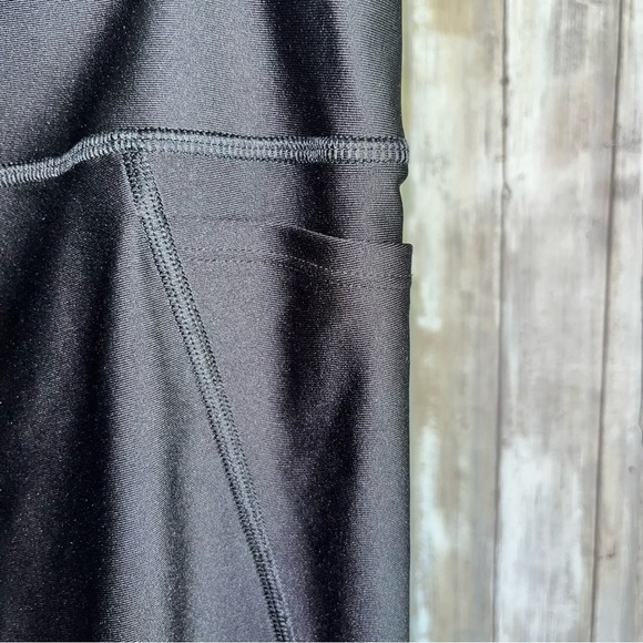 Under Armor Black Compression Leggings - Picture 6 of 7